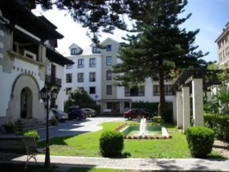 Hotel Y Apartamentos Arias Navia Exteriör bild
